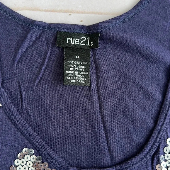 Rue 21 Navy Chevron Sequin Tank Top Sz Sm - Picture 3 of 4